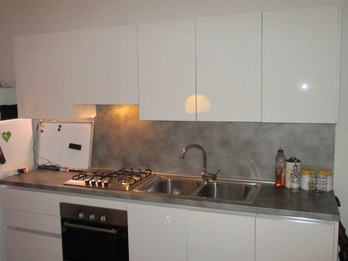 B6 Apartment Ровин Екстериор снимка